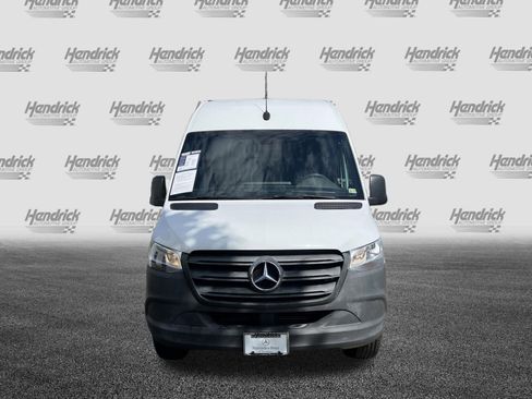 Used 2022 Mercedes-Benz Sprinter 2500 image 3
