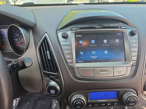 Used 2014 Hyundai Tucson Limited w/ Technology Package 02 FWD image 20