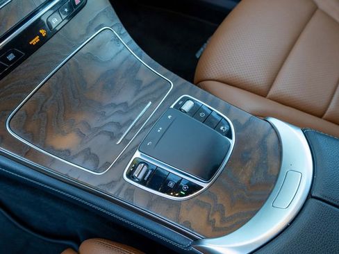 Used 2020 Mercedes-Benz GLC 300 image 26