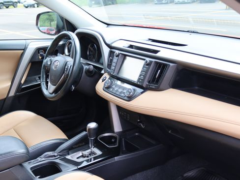 Used 2016 Toyota RAV4 Limited AWD/4WD image 33