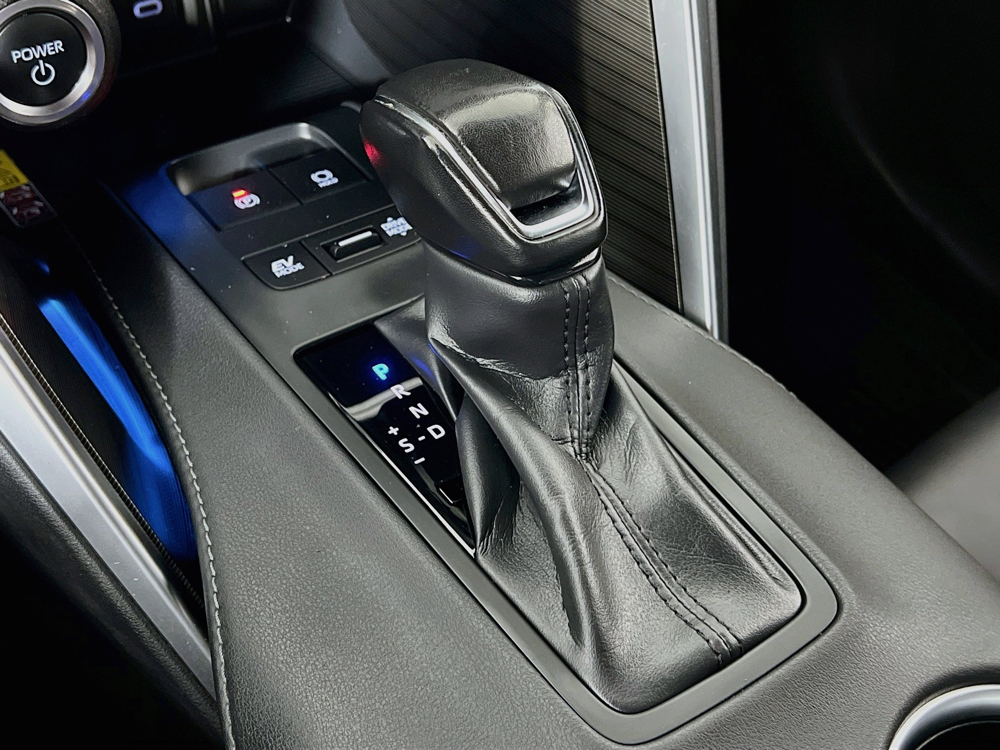 Certified 2023 Toyota Venza XLE AWD/4WD image 17