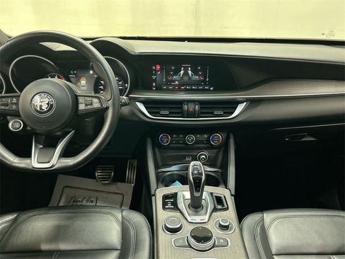 Used 2023 Alfa Romeo Stelvio Ti image 18