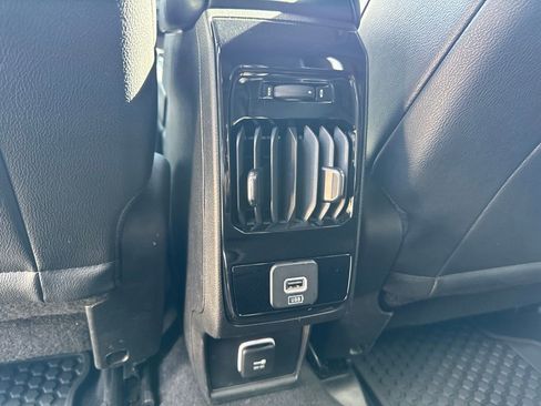 Used 2025 Jeep Compass Trailhawk AWD/4WD image 16