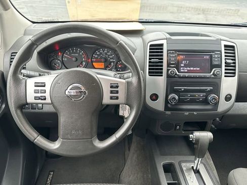 Used 2016 Nissan Frontier SV image 8