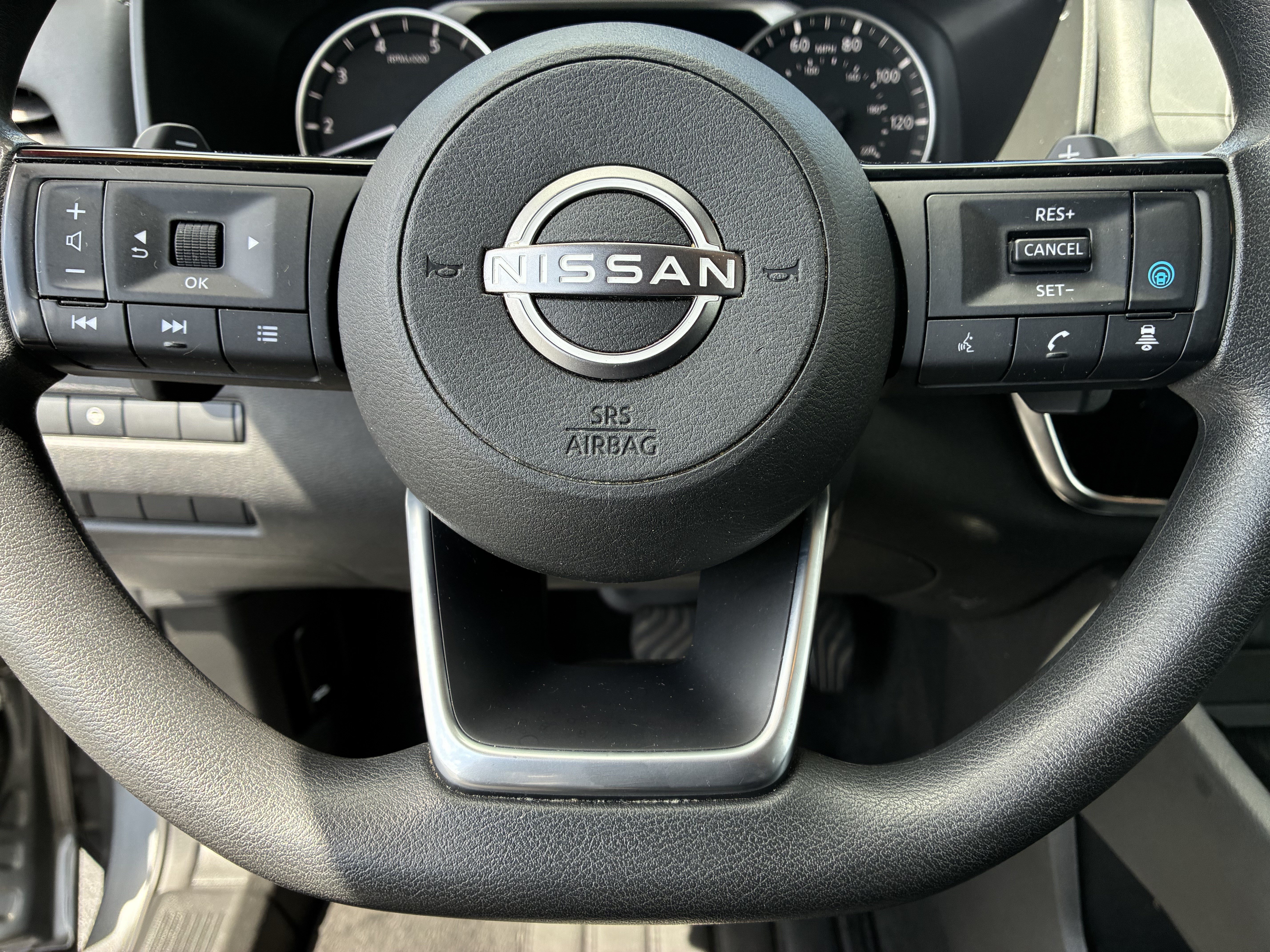 Used 2022 Nissan Rogue SV FWD image 26