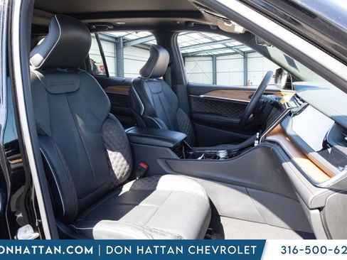 Used 2022 Jeep Grand Cherokee Summit AWD/4WD image 24