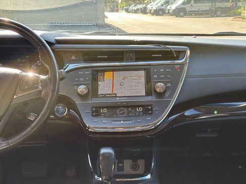 Used 2014 Toyota Avalon Limited FWD image 12