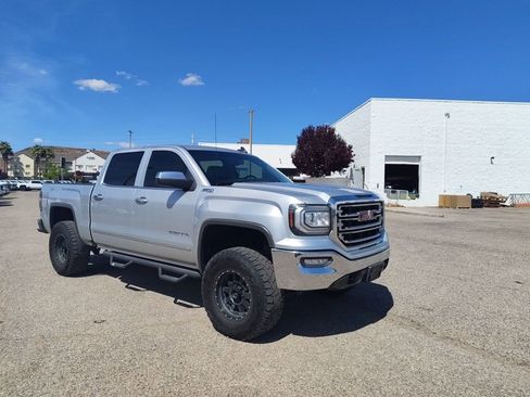 Used 2017 GMC Sierra 1500 SLT w/ SLT Premium Package image 3