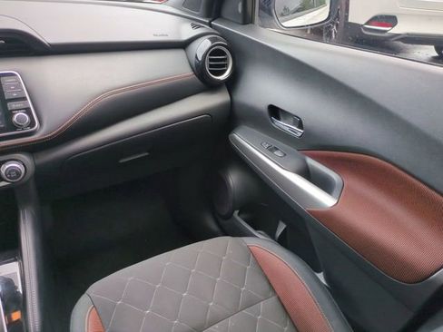 Used 2020 Nissan Kicks SR FWD image 17