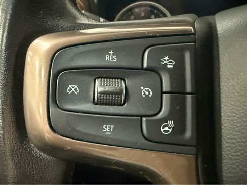 Used 2020 Chevrolet Silverado 1500 High Country w/ Technology Package AWD/4WD image 19