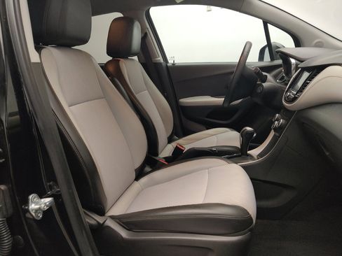 Used 2022 Chevrolet Trax LT image 21