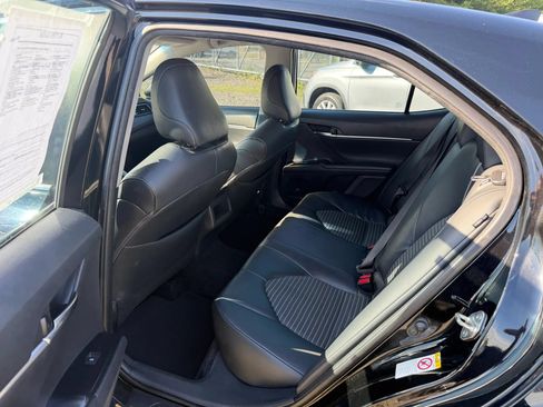 Used 2019 Toyota Camry SE w/ Carpet Mat Package FWD image 14