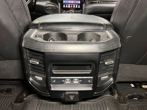 Used 2024 RAM 3500 Limited AWD/4WD image 18