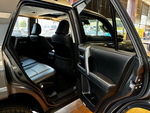 Used 2023 Toyota 4Runner SR5 Premium w/ Moonroof Package RWD image 27