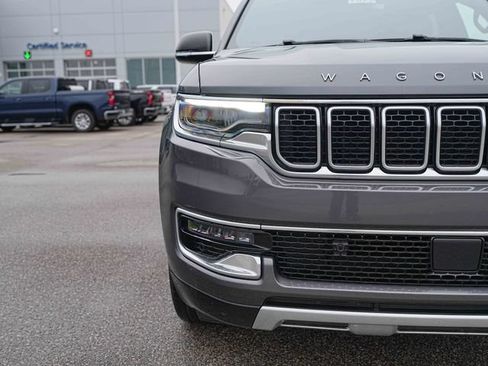 Used 2024 Jeep Wagoneer L Series II w/ Flexible Seating Group AWD/4WD image 4