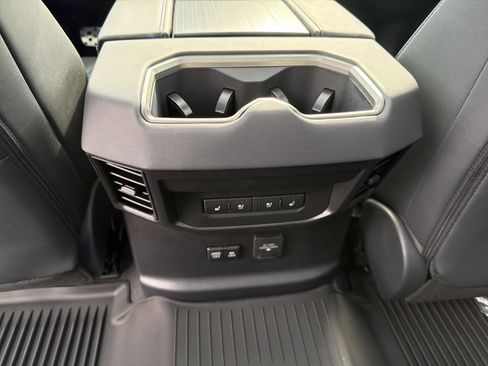 New 2026 Toyota Tundra Platinum w/ TRD Off-Road Package image 10