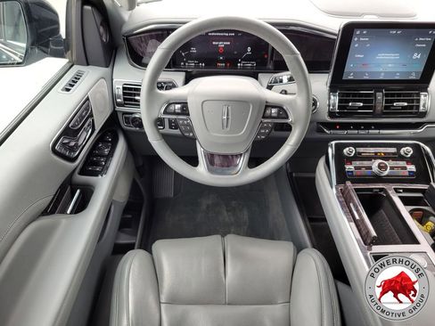 Used 2021 Lincoln Navigator Reserve w/ Luxury Package AWD/4WD image 21