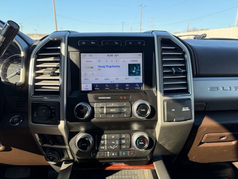 Used 2021 Ford F350 King Ranch w/ Tremor Off-Road Package AWD/4WD image 15