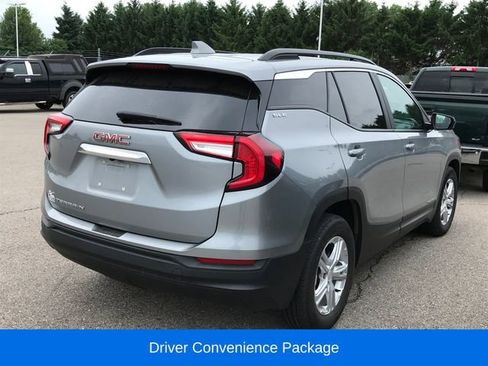 Used 2023 GMC Terrain SLE w/ Driver Convenience Package FWD image 2
