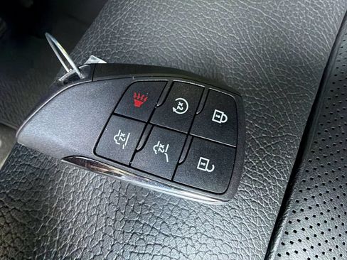 Used 2024 GMC Yukon Denali w/ Advanced Technology Package AWD/4WD image 28