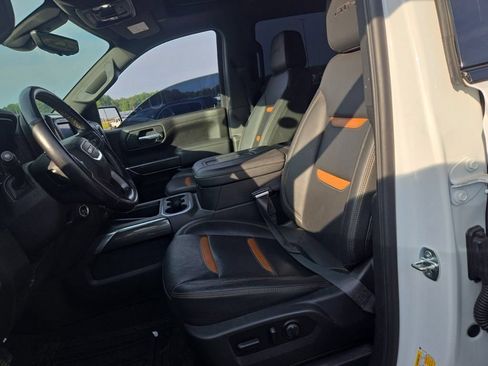 Used 2021 GMC Sierra 1500 AT4 w/ AT4 Premium Package AWD/4WD image 8