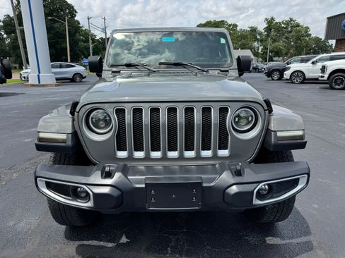 Used 2019 Jeep Wrangler Unlimited Sahara AWD/4WD image 2