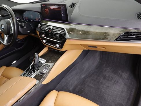 Used 2022 BMW M550i xDrive M550i xDrive w/ Premium Package image 22