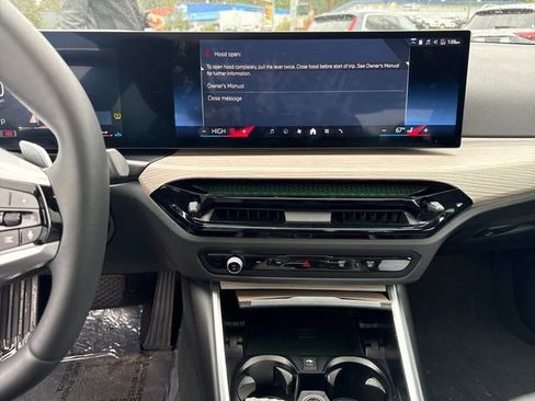 Used 2025 BMW 330i xDrive Sedan image 23