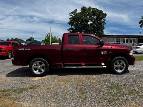 Used 2018 RAM 1500 Express w/ Express Value Package AWD/4WD image 2