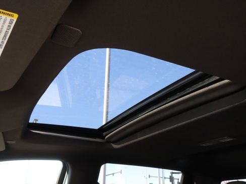 New 2026 GMC Sierra 1500 SLT image 20