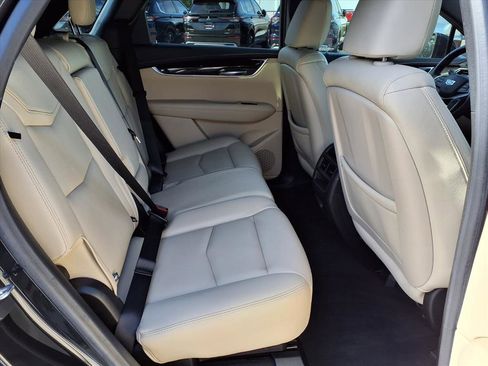 Used 2019 Cadillac XT5 FWD image 13