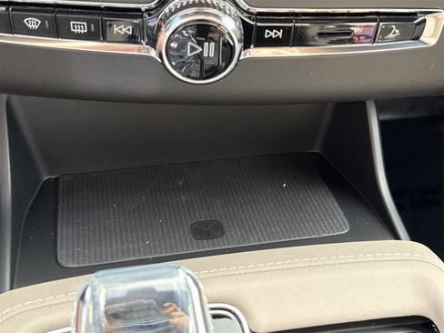 New 2026 Volvo XC90 B6 Ultra w/ Lounge Package image 32