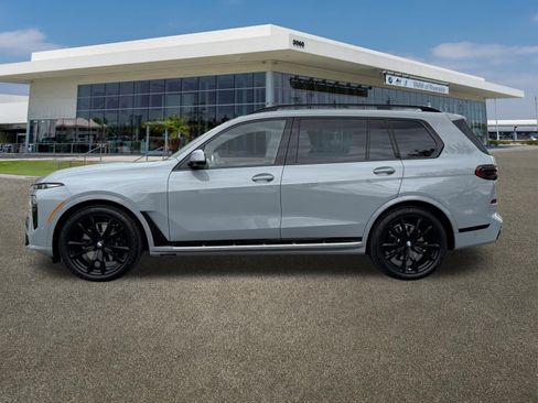 Certified 2025 BMW X7 xDrive40i w/ M Sport Package AWD/4WD image 6
