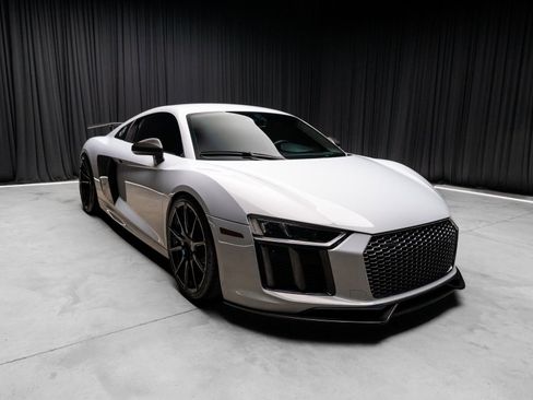 Used 2017 Audi R8 V10 plus image 11