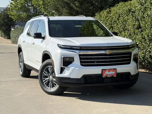 New 2026 Chevrolet Traverse LT w/ Driver Confidence Package FWD image 2