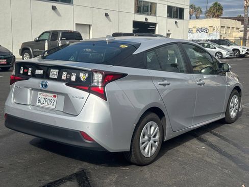 Used 2019 Toyota Prius LE w/ Carpet Mat Package FWD image 3