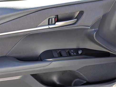 Used 2025 Toyota Camry LE image 17