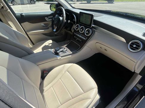 Used 2019 Mercedes-Benz GLC 300 4MATIC image 10