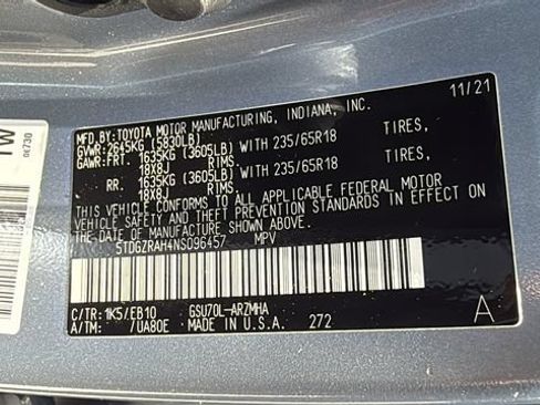Used 2022 Toyota Highlander XLE FWD image 27