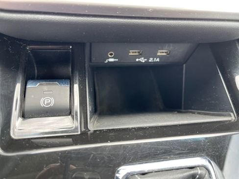 Used 2022 Subaru Outback Premium AWD/4WD image 21