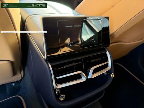 Used 2025 Bentley Flying Spur Plug-In Hybrid AWD/4WD image 46