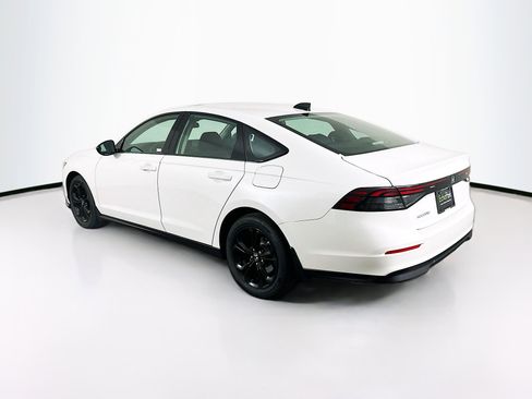Used 2025 Honda Accord SE image 5