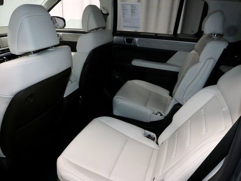 Used 2025 Hyundai Santa Fe Calligraphy AWD/4WD image 23
