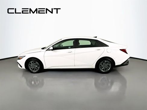 Used 2024 Hyundai Elantra SEL FWD image 6