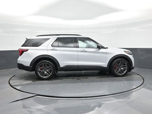 New 2026 Ford Explorer ST-Line w/ ST-Line Street Pack RWD image 16