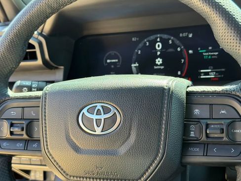 Used 2024 Toyota Tacoma TRD Pro AWD/4WD image 32