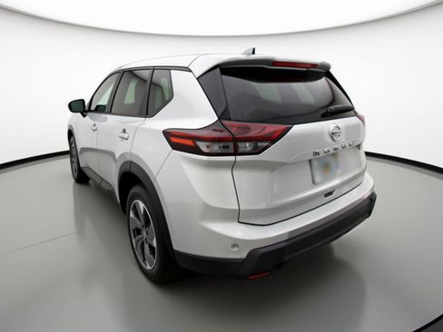 Used 2025 Nissan Rogue SV image 6
