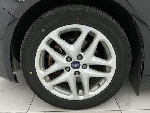 Used 2014 Ford Fusion SE w/ Equipment Group 202A FWD image 25