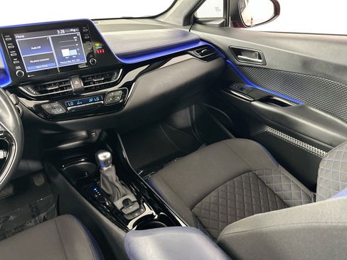 Used 2022 Toyota C-HR XLE FWD image 21