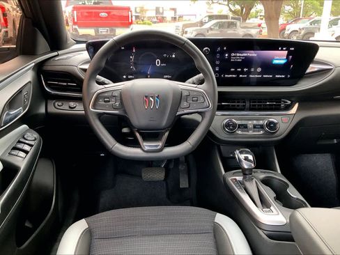 Used 2024 Buick Envista Preferred w/ Convenience I Package FWD image 6